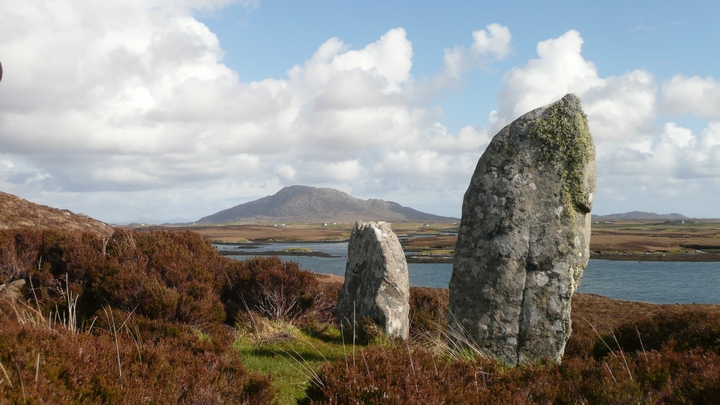 Pobuill Fhinn (Stone Circle) by thelonious