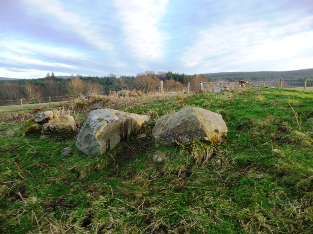 Boblainy (Chambered Cairn) by drewbhoy
