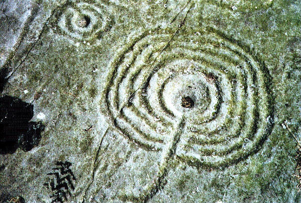 Weetwood Moor (Cup and Ring Marks / Rock Art) by rockartuk
