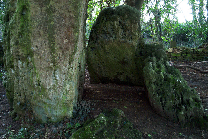 The Hoar Stone (Chambered Tomb) by broen