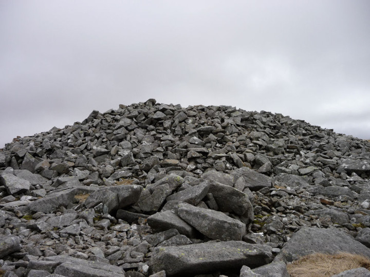 Drosgl Cairns (Cairn(s)) by thesweetcheat
