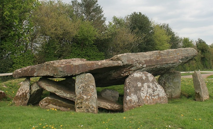 Arthur's Stone (Dolmen / Quoit / Cromlech) by postman