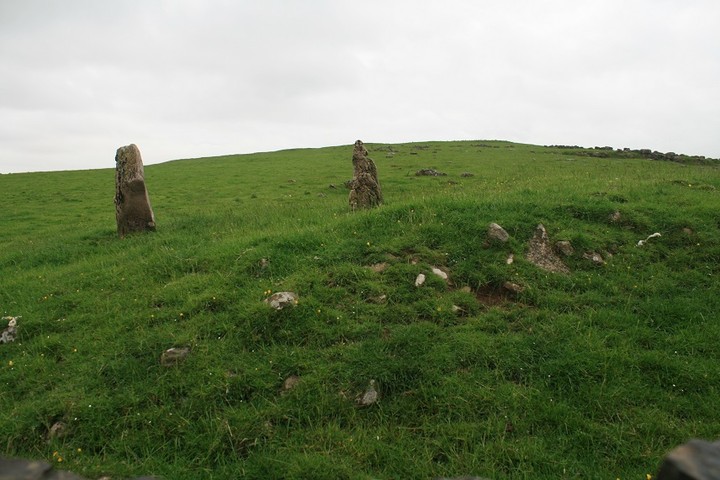 Skelmore Heads  Longbarrow (Long Barrow) by postman