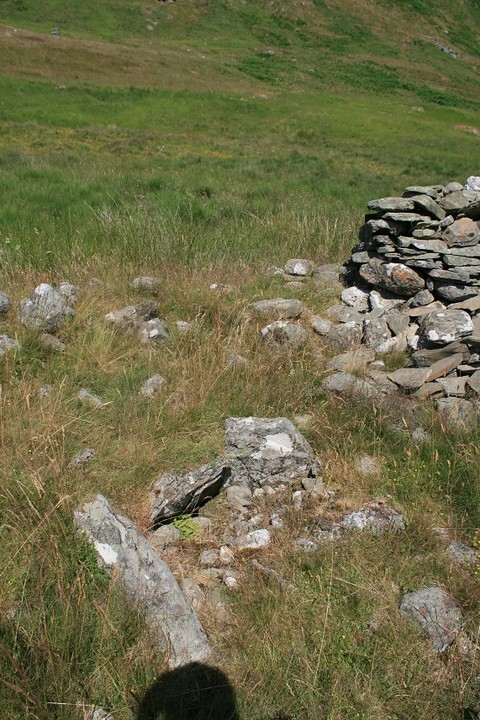 Clach na Tiompan (Chambered Cairn) by postman