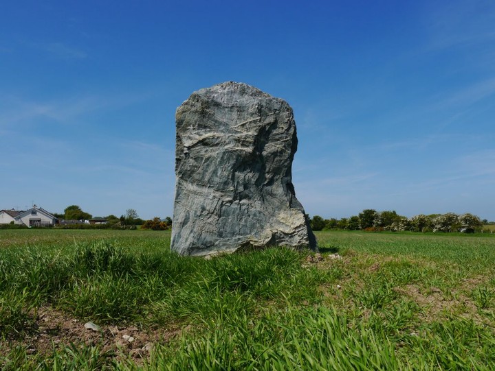 Llanfechell (Standing Stone / Menhir) by Meic
