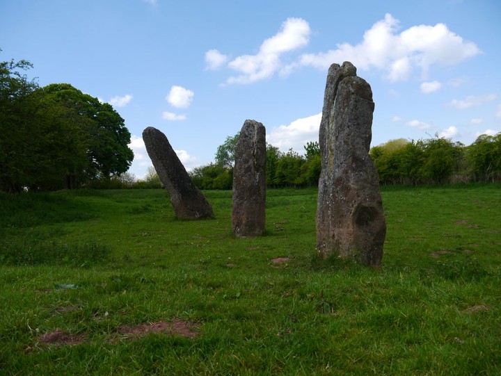 Harold's Stones (Standing Stones) by Meic