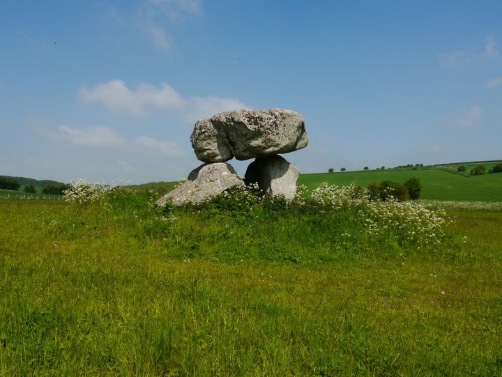 Devil's Den (Chambered Tomb) by Meic