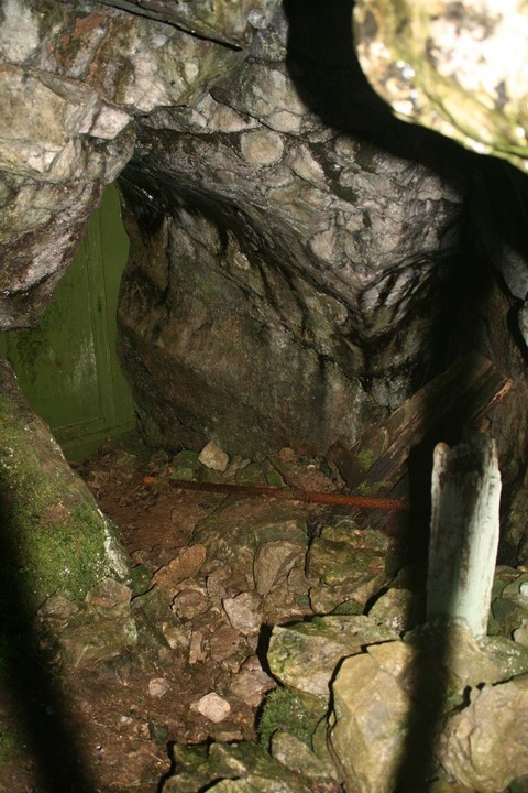 Fox Hole Cave (Cave / Rock Shelter) by postman