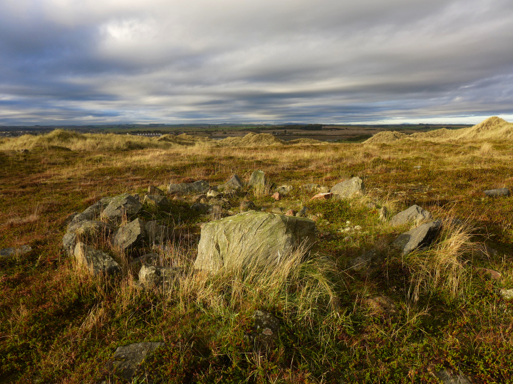 Forvie Kerb Cairns (Kerbed Cairn) by thelonious