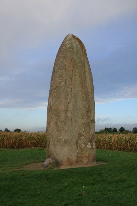 Menhir de Champ-Dolent (Standing Stone / Menhir) by Ravenfeather