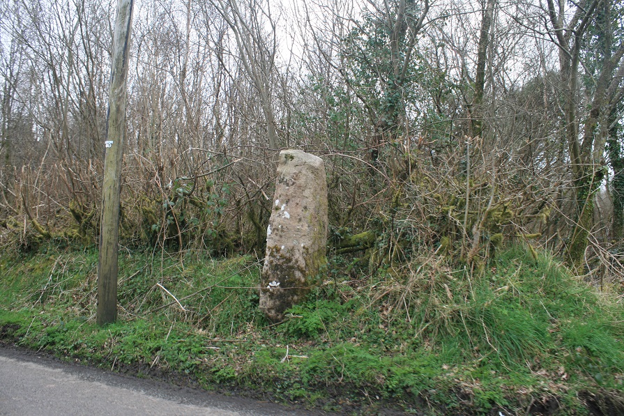 Sythfaen (Standing Stone / Menhir) by postman