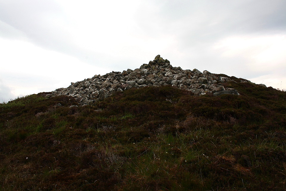 Cnoc An Daimh (Chambered Cairn) by GLADMAN
