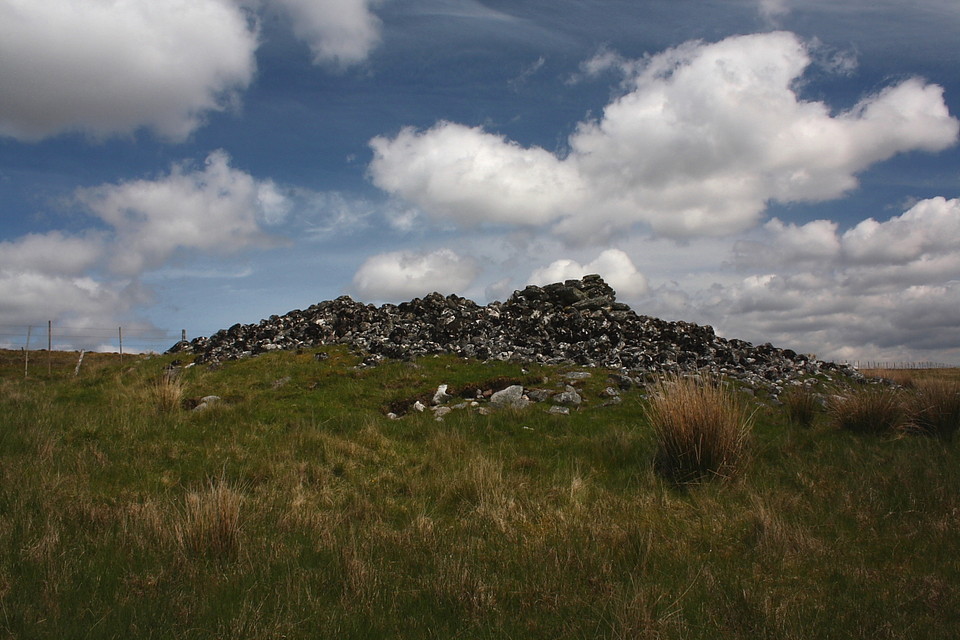 Carn Richard (Chambered Cairn) by GLADMAN