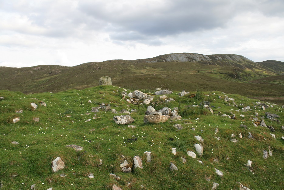An Sithean (Chambered Cairn) by postman