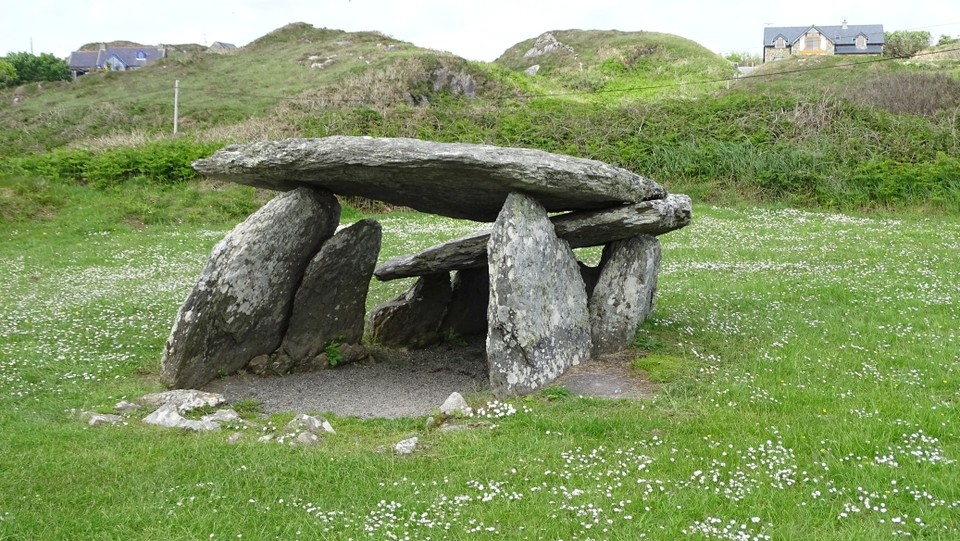 Altar (Wedge Tomb) by Nucleus