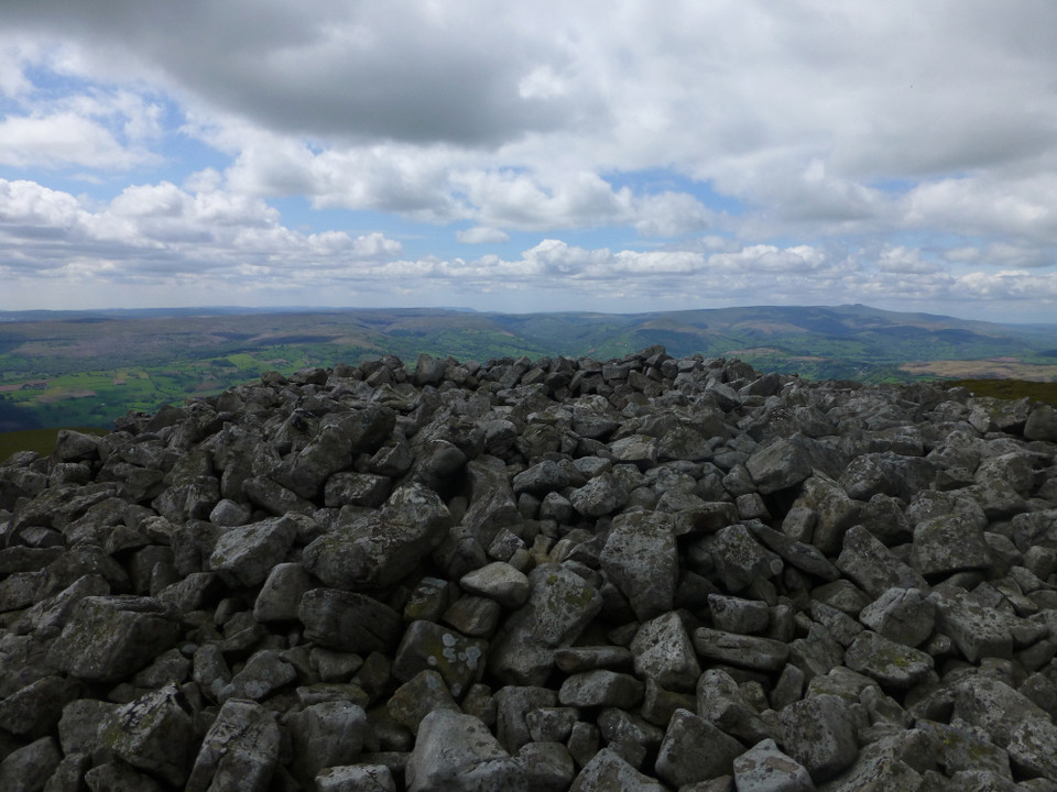 Pen Cerrig-Calch (Cairn(s)) by thesweetcheat