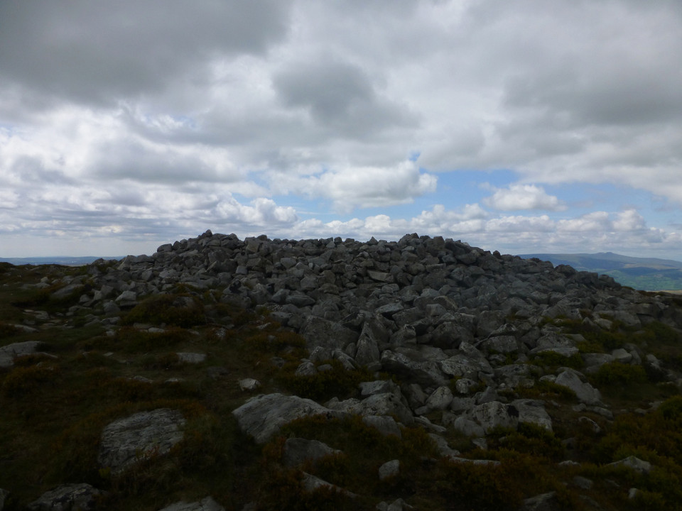 Pen Cerrig-Calch (Cairn(s)) by thesweetcheat