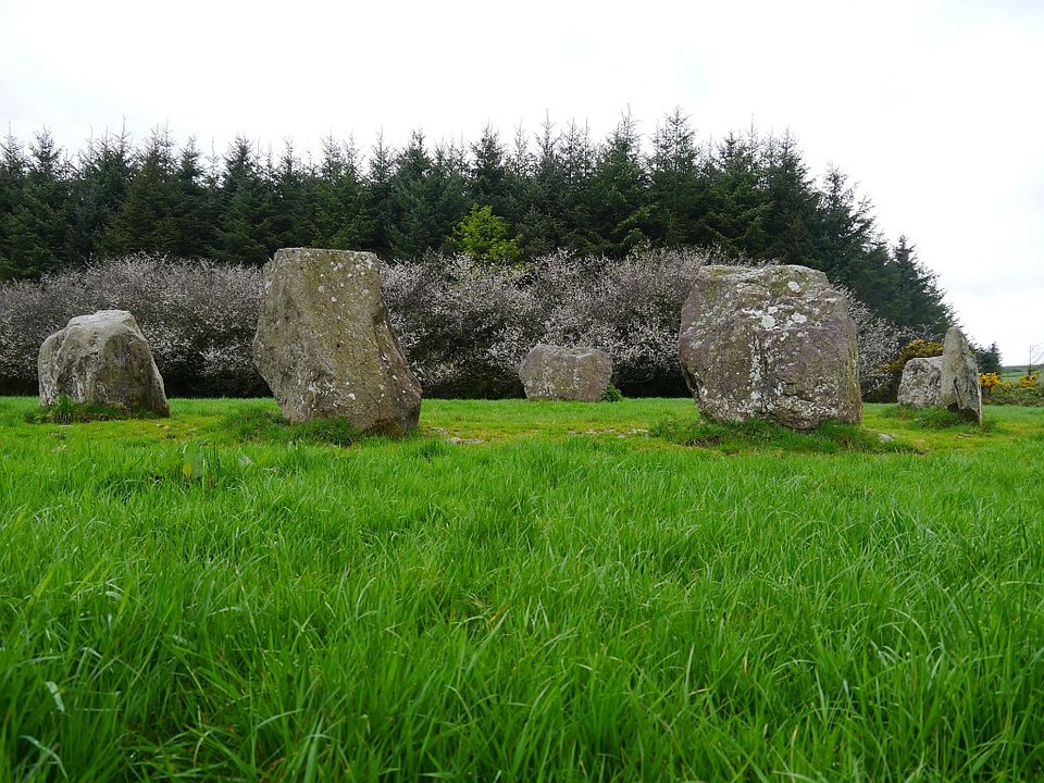 Knocknaneirk SW (Stone Circle) by Meic