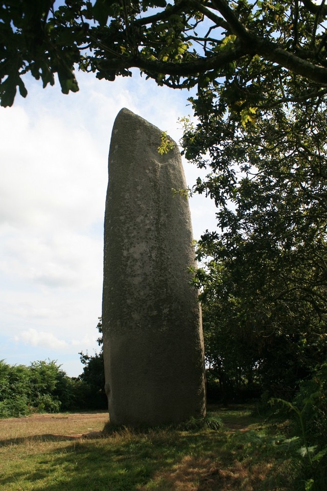 Kerloas (Standing Stone / Menhir) by postman