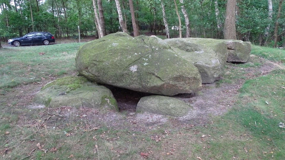 Hüven-Süd (Chambered Tomb) by Nucleus