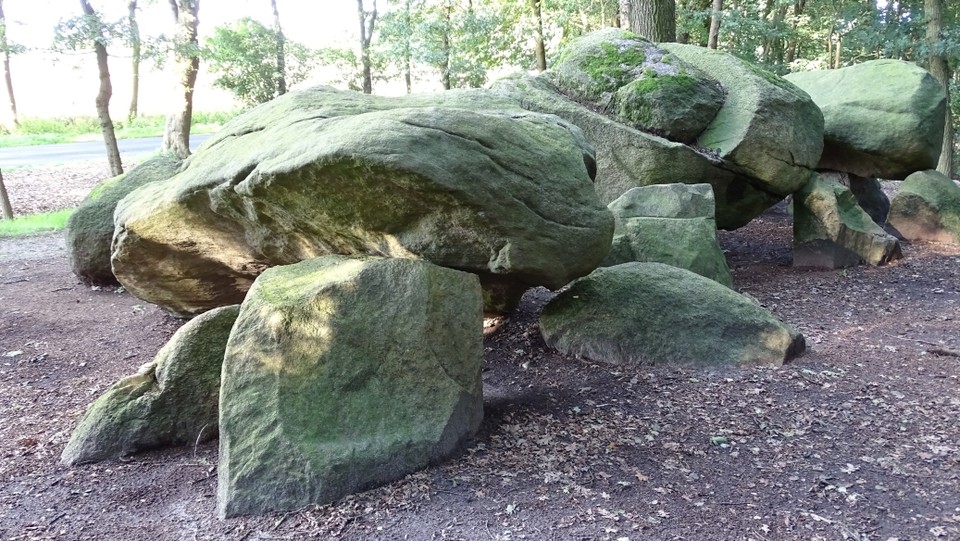 Groß-Stavern 1 (Chambered Tomb) by Nucleus