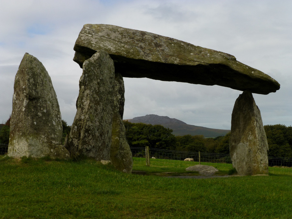 Pentre Ifan (Dolmen / Quoit / Cromlech) by thesweetcheat
