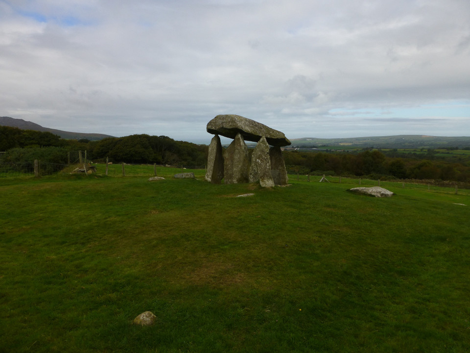 Pentre Ifan (Dolmen / Quoit / Cromlech) by thesweetcheat