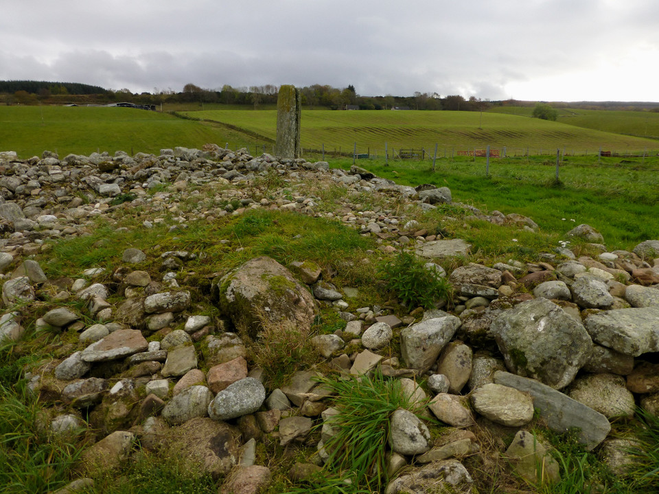 Miltown of Clava (Clava Cairn) by thesweetcheat