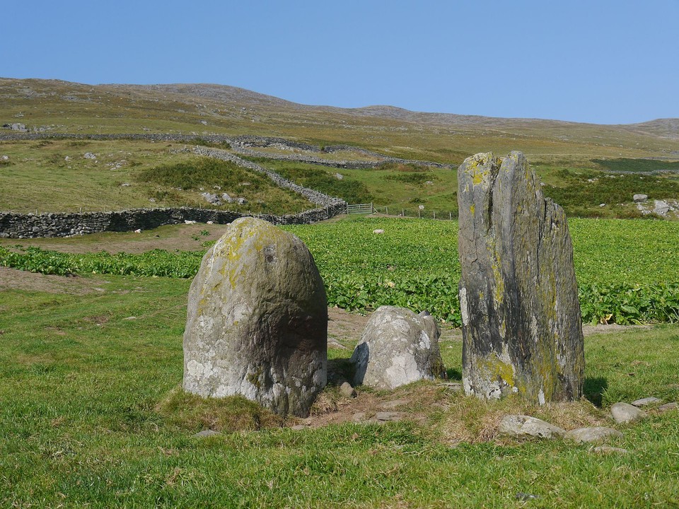 Cerrig Arthur (Stone Circle) by Meic