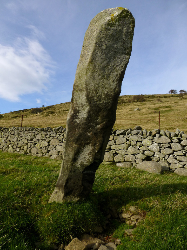 Ffon-y-Cawr (Standing Stone / Menhir) by thesweetcheat