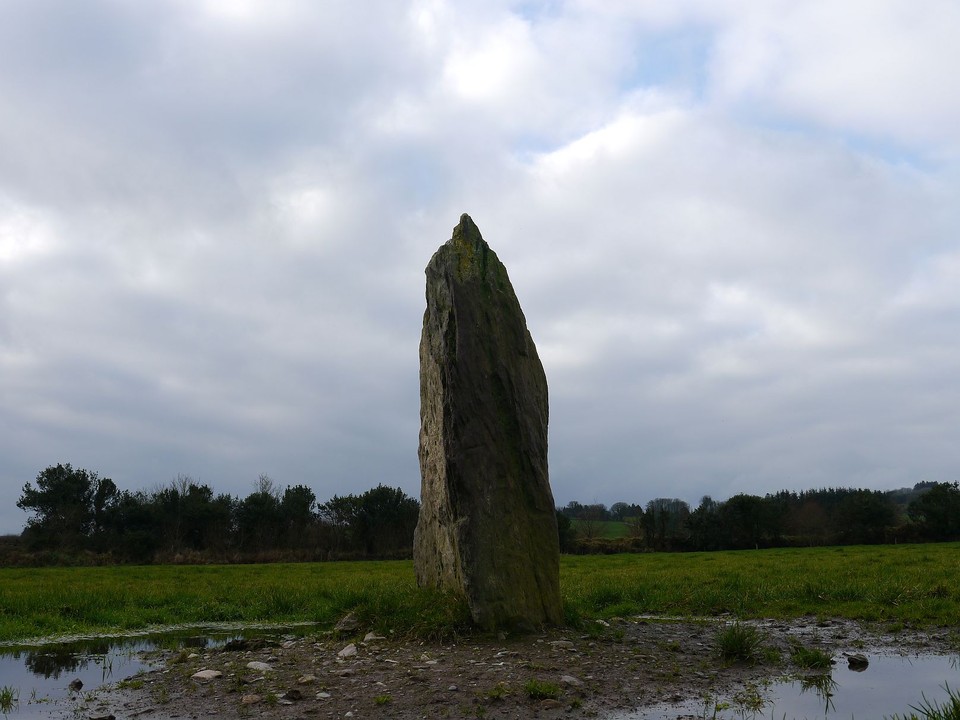 Hornhill (Standing Stone / Menhir) by Meic