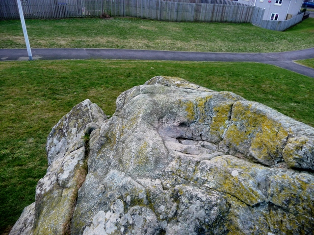 Deil's Stane (Natural Rock Feature) by drewbhoy