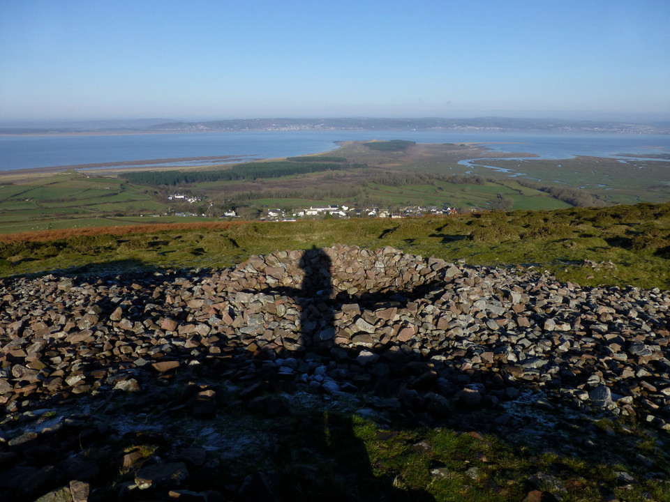 Llanmadoc Hill (Barrow / Cairn Cemetery) by thesweetcheat