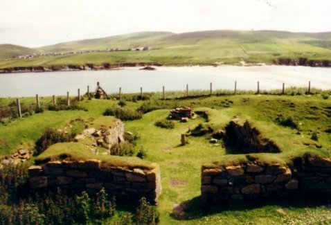St. Ninian's Chapel (Christianised Site) by notjamesbond