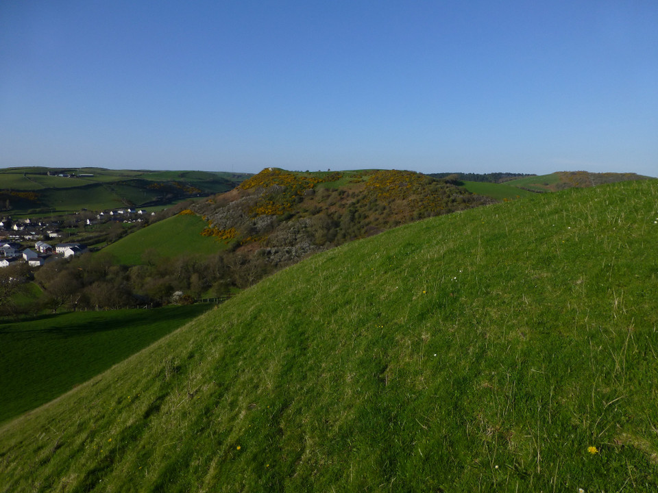 Castell Bach and Castell Mawr (Hillfort) by thesweetcheat