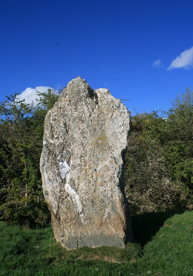Malltraeth (Standing Stone / Menhir) by postman