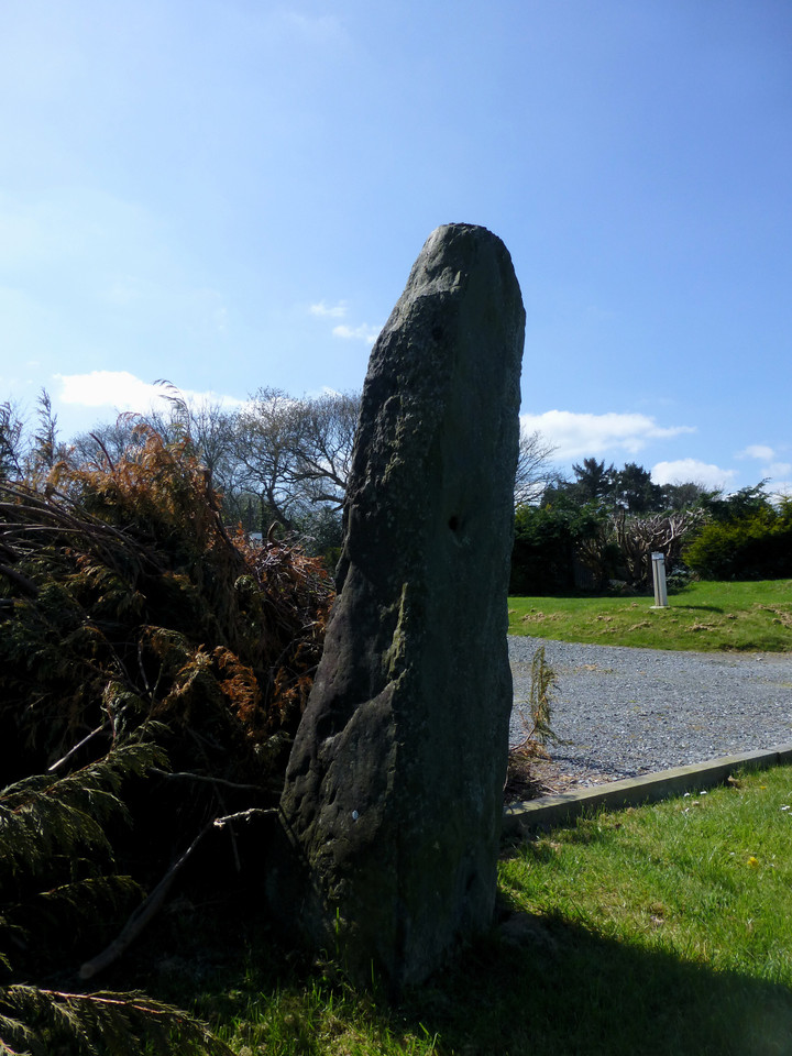 Llwyn-on-Fach (Standing Stone / Menhir) by thesweetcheat