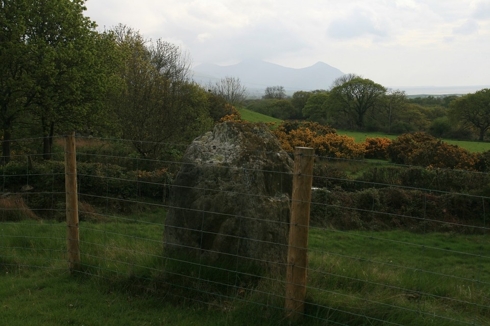 Penbryn Mawr (Standing Stone / Menhir) by postman