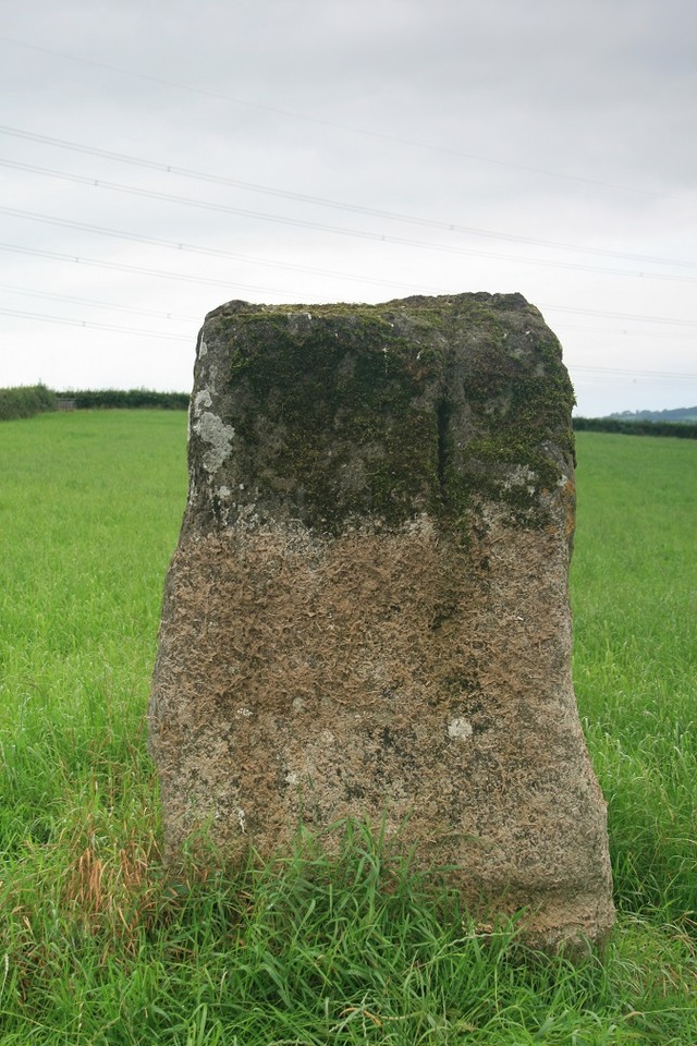 Gwempa (Standing Stone / Menhir) by postman