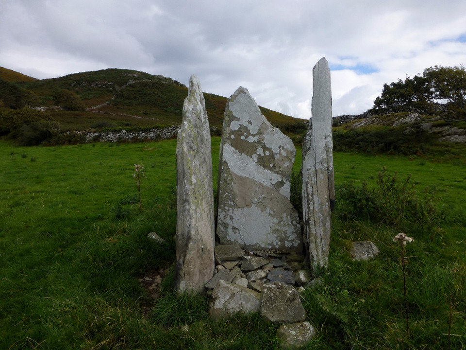 Cist Cerrig (Burial Chamber) by thesweetcheat