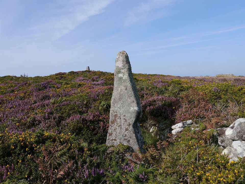 Watch Croft (Standing Stone / Menhir) by Meic