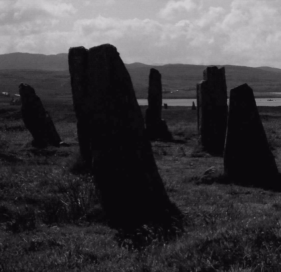 Cnoc Fillibhear Bheag (Stone Circle) by spencer