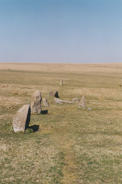 Ringmoor Cairn Circle and Stone Row (Stone Row / Alignment) by stewartb