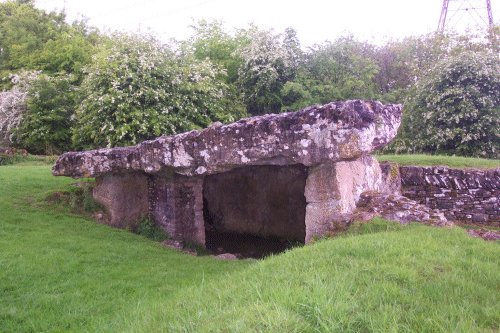Tinkinswood (Burial Chamber) by Jane