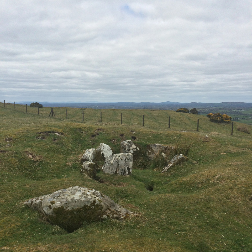 Cairn W (Passage Grave) by ryaner