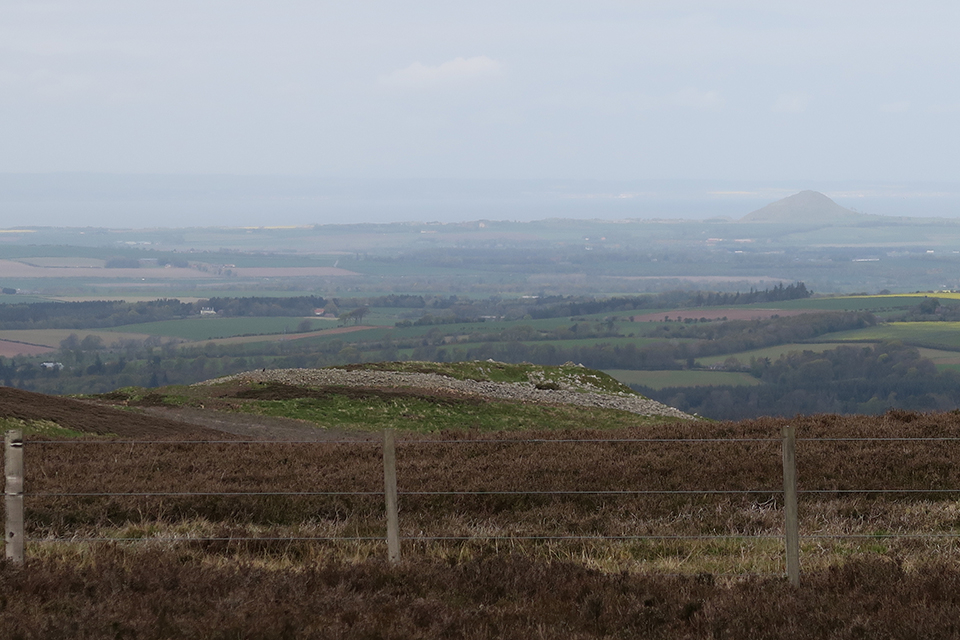 Hare Law (Hillfort) by thelonious