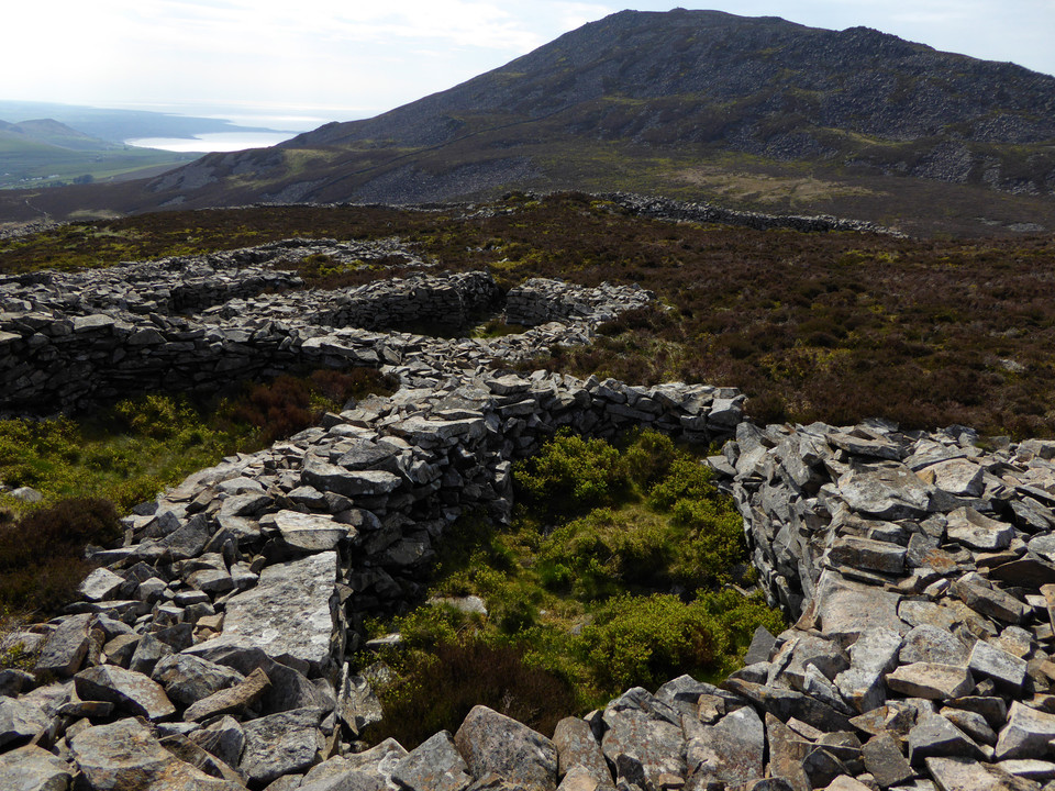 Tre'r Ceiri (Hillfort) by thesweetcheat