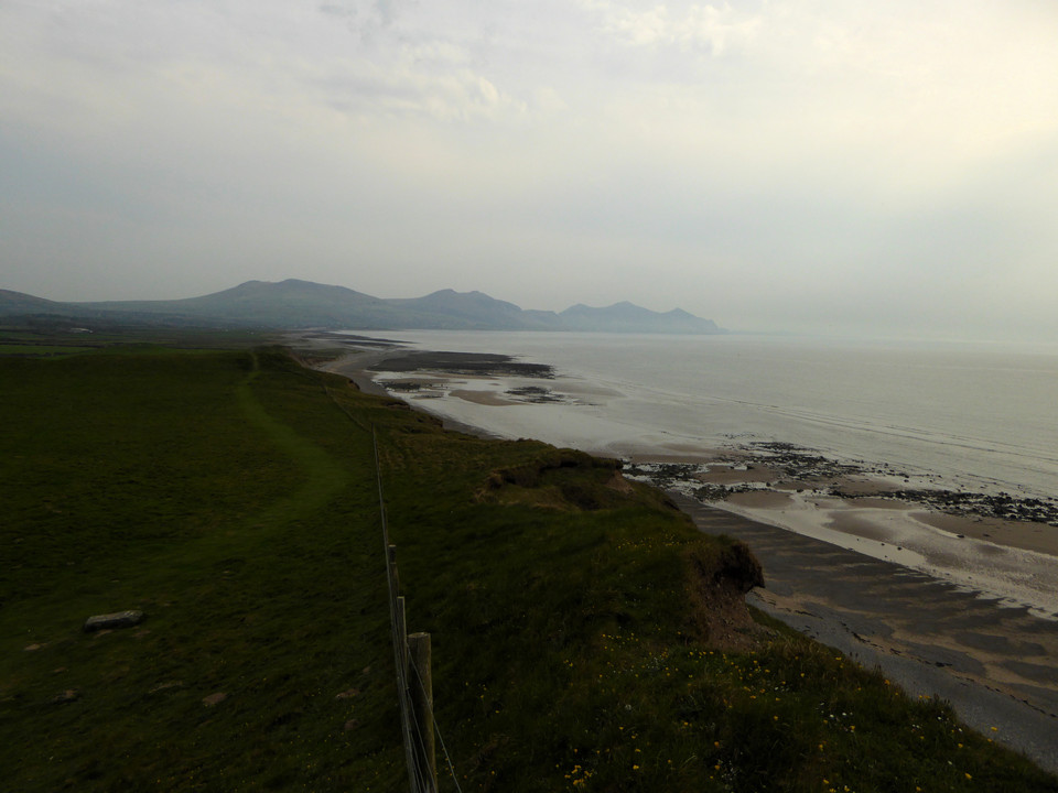 Dinas Dinlle (Cliff Fort) by thesweetcheat