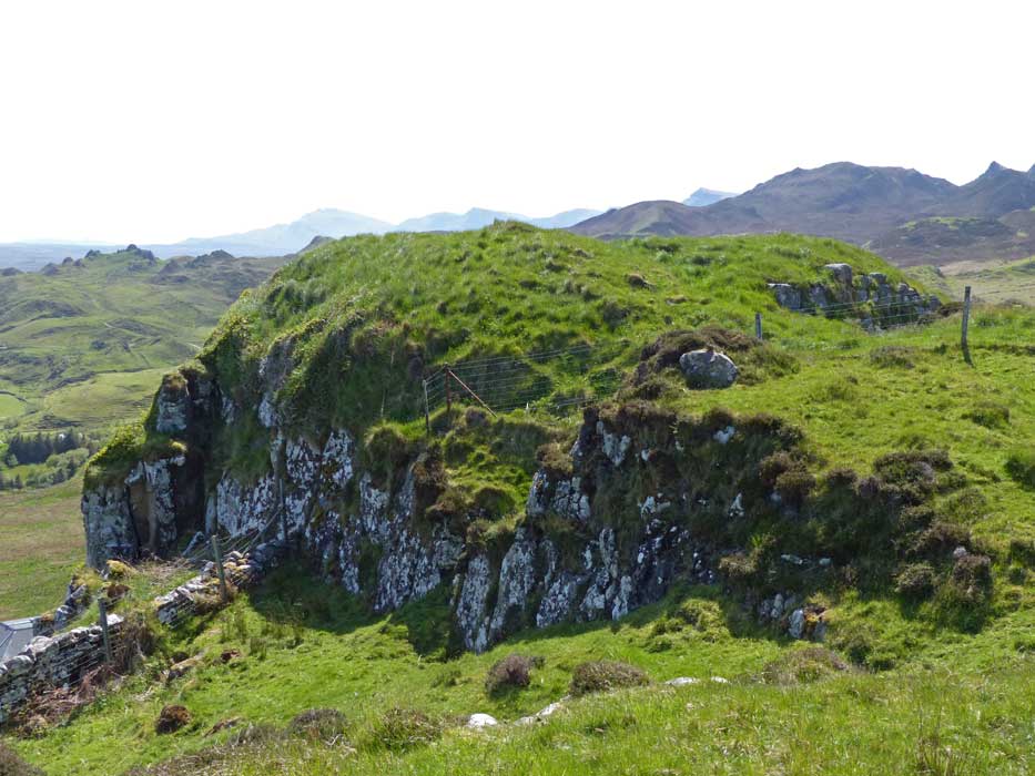 Dun Druim nan Slochd (Stone Fort / Dun) by LesHamilton