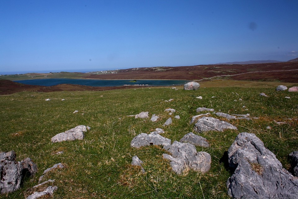 Loch Caladail (Kerbed Cairn) by GLADMAN
